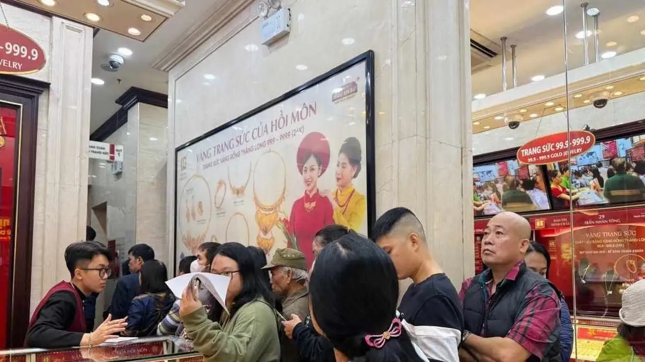 تباين أسعار الذهب في شركة SJC وBTMC وعيار 9999 والمؤشرات العالمية